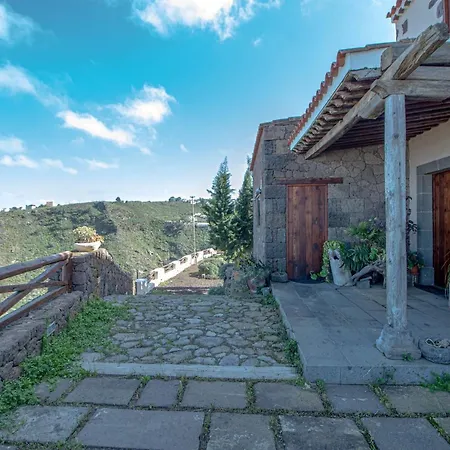Azuaje Mountain Hideaway House *