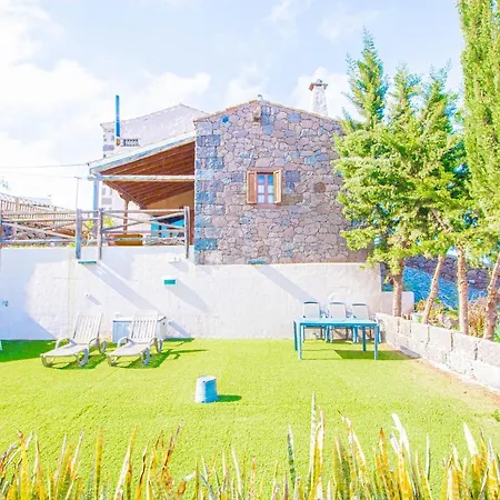 Mountain Hideaway House In Villa
