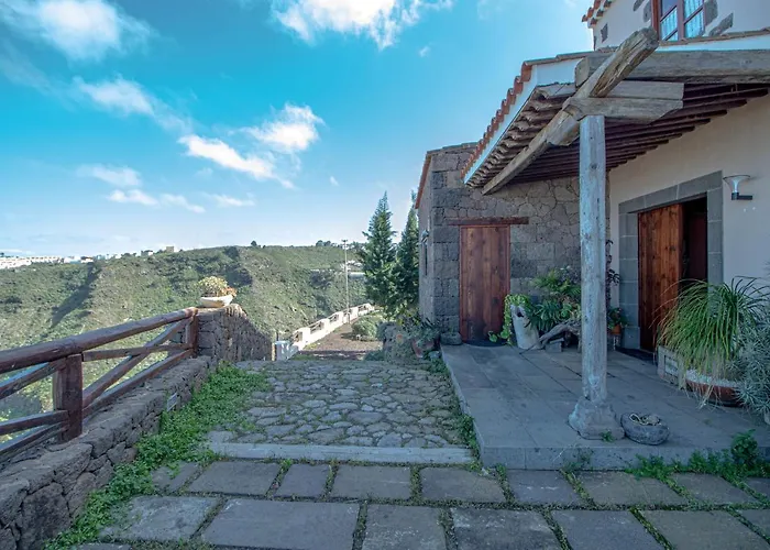 Azuaje Mountain Hideaway House *