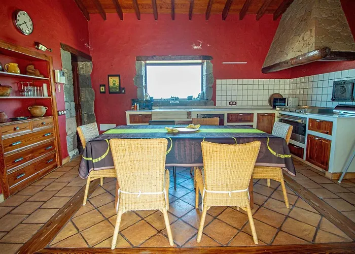 Villa Azuaje Mountain Hideaway House