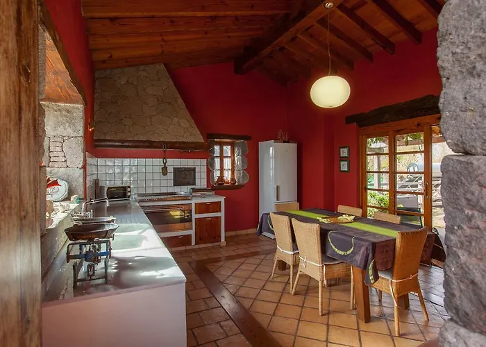 Azuaje Mountain Hideaway House *